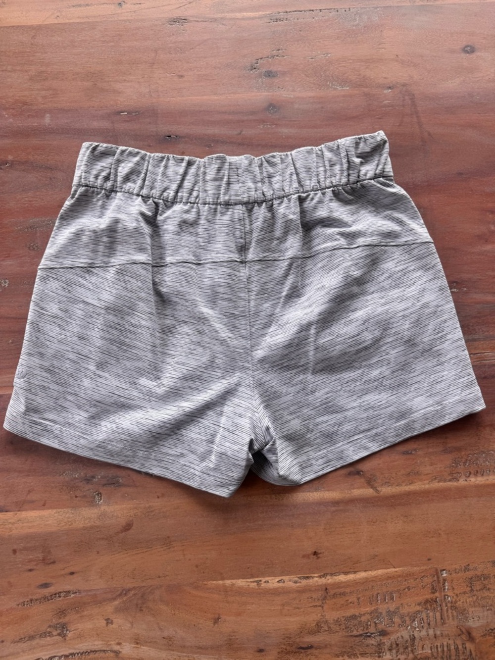 Lululemon On the Fly shorts size 6. LOT OF 5 - Picture 9 of 11